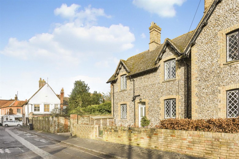Click the photo for more details of Hill Road, Watlington