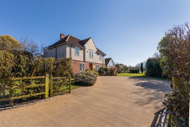 Click the photo for more details of Oakley Court, Wallingford