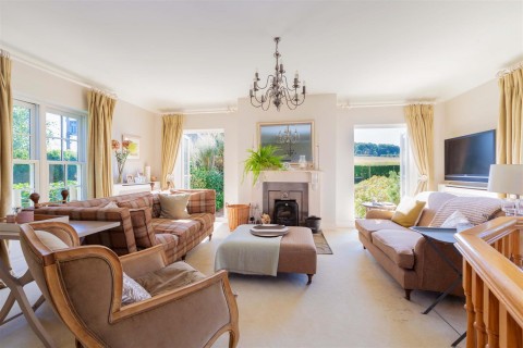 Click the photo for more details of Oakley Court, Wallingford