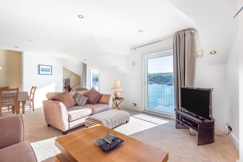 Click the photo for more details of South Embankment, Dartmouth