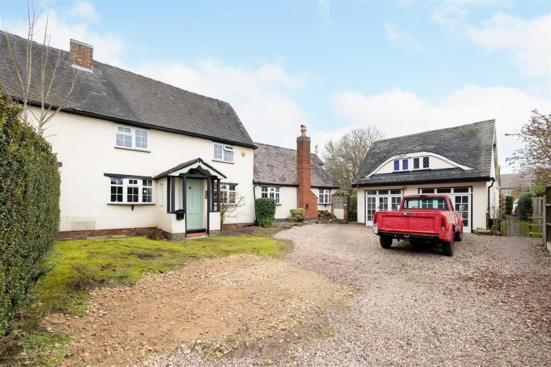 Click the photo for more details of Moira Road, Overseal, DE12
