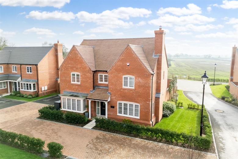 Click the photo for more details of Wilson Close, Newton Regis, B79