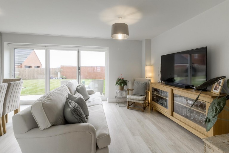 Images for Wilson Close, Newton Regis, B79
