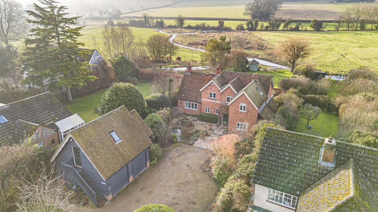 Click the photo for more details of Pheasant's Hill, Hambleden, Henley-On-Thames
