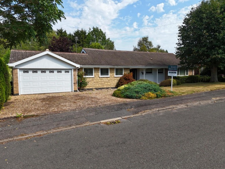 Click the photo for more details of Sycamore Close, Oadby, Leicestershire