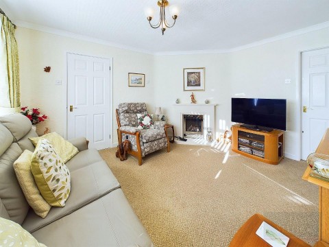 Click the photo for more details of Linford Close, Wigston, Leicestershire
