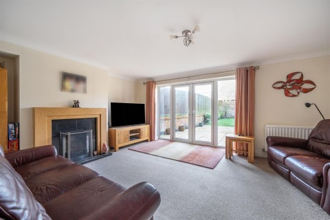 Click the photo for more details of Farthingstone Road, Litchborough, NN12