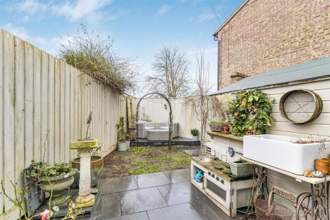 Click the photo for more details of East Fen Road, Isleham
