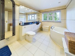 Images for The Yews, Oadby, Leicestershire