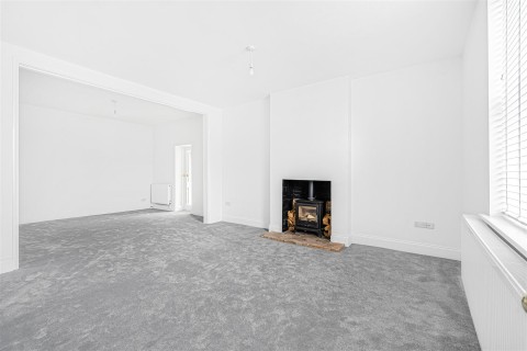 Click the photo for more details of Field Road, Kingston, Cambridge
