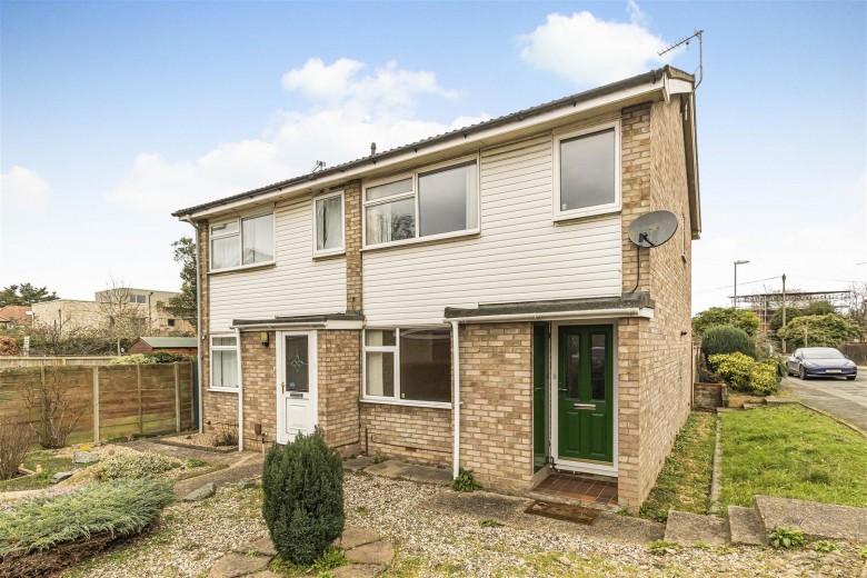 Click the photo for more details of Enniskillen Road, Cambridge