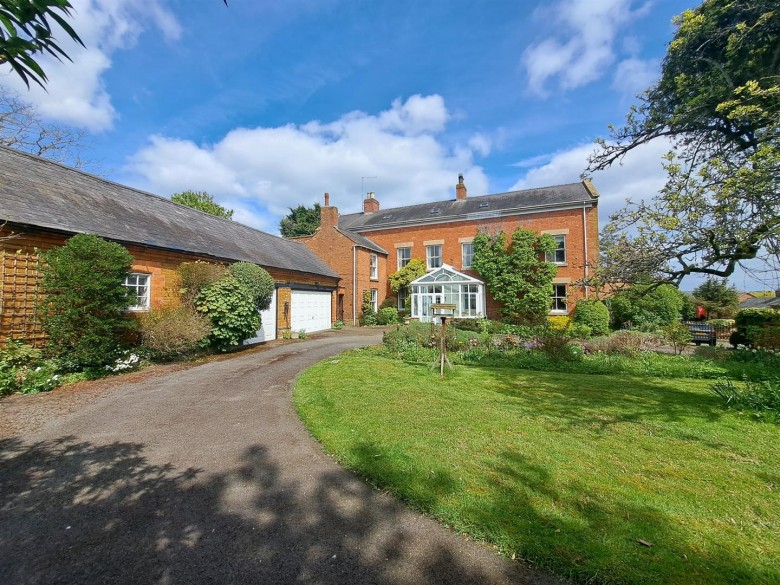 Click the photo for more details of North Street, Rothersthorpe, Northampton, NN7
