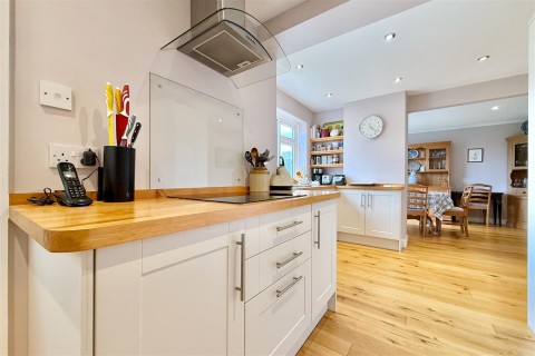 Click the photo for more details of High Street, Caythorpe