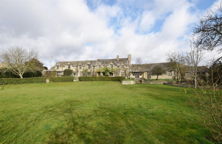 Click the photo for more details of Great Barrington, Oxfordshire