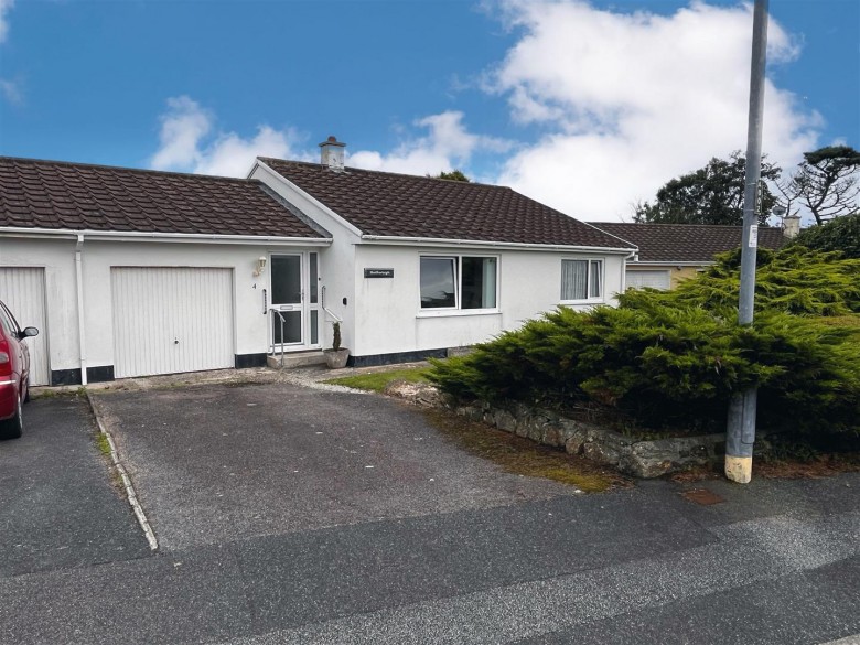 Click the photo for more details of Chyventon Close, St. Buryan, Penzance