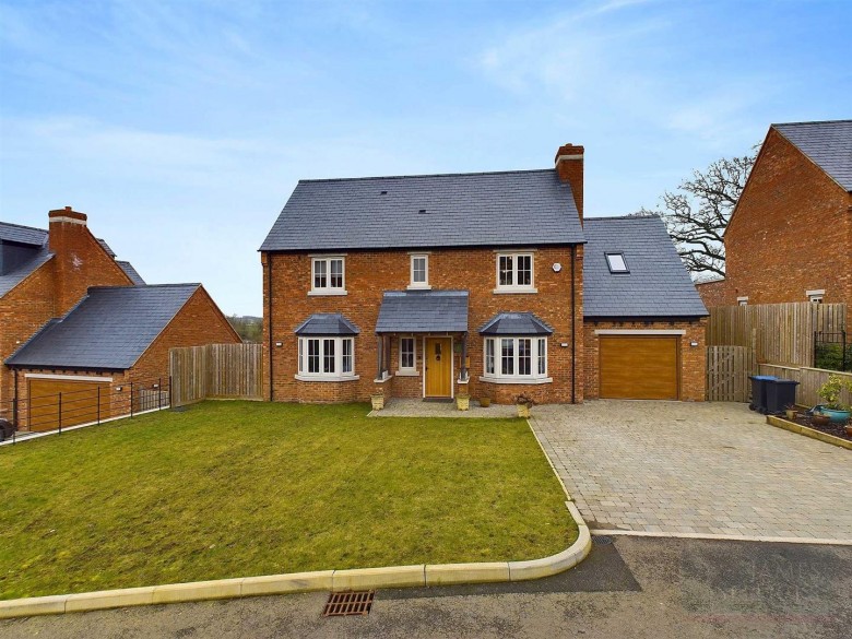 Click the photo for more details of Broad Lane, Husbands Bosworth, Lutterworth