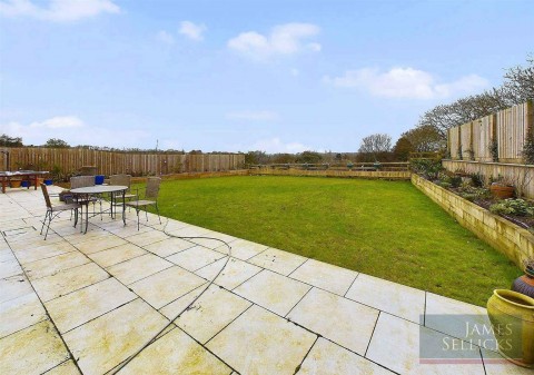 Click the photo for more details of Broad Lane, Husbands Bosworth, Lutterworth