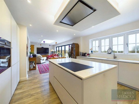 Click the photo for more details of Broad Lane, Husbands Bosworth, Lutterworth