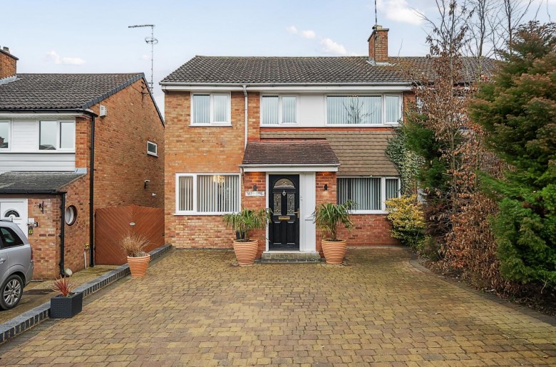 Click the photo for more details of Sunningdale Drive, Daventry, NN11