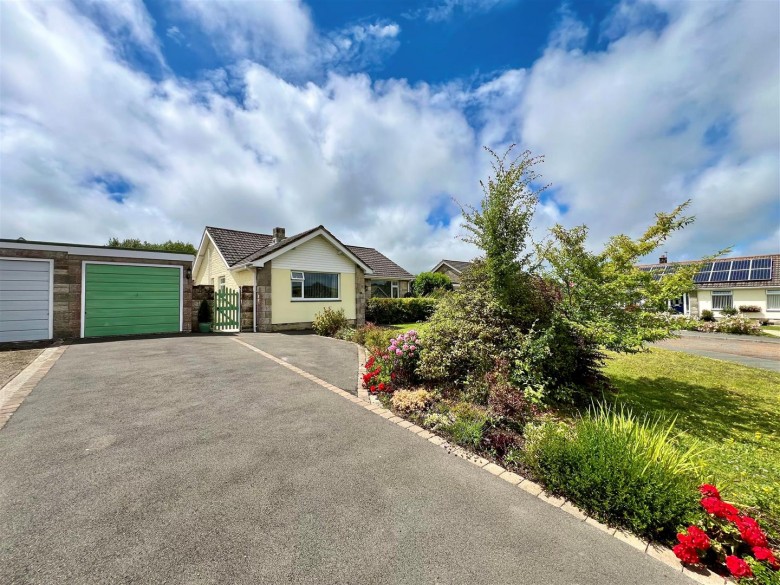 Click the photo for more details of Whitwell, Isle of Wight