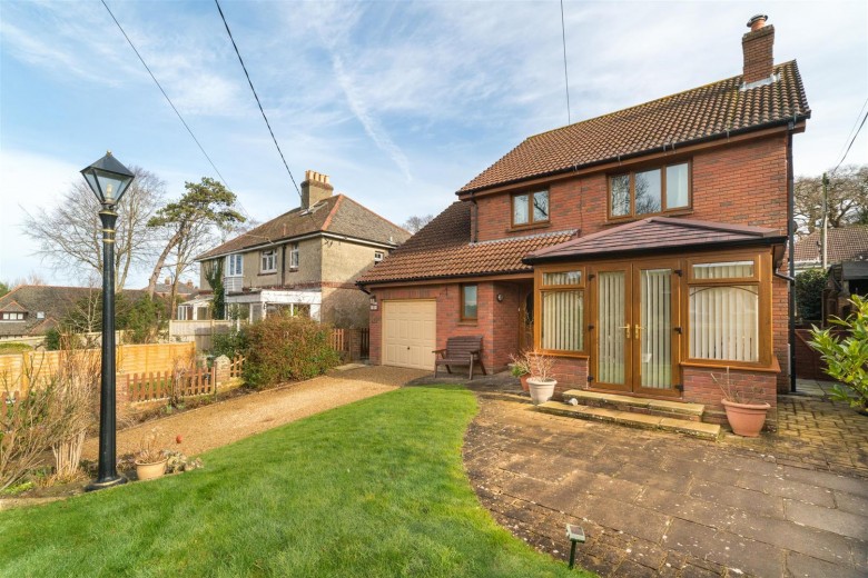 Click the photo for more details of Avenue Road, Wroxall, Ventnor