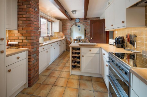 Click the photo for more details of Avenue Road, Wroxall, Ventnor