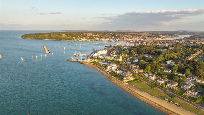 Click the photo for more details of Cowes, Isle of Wight