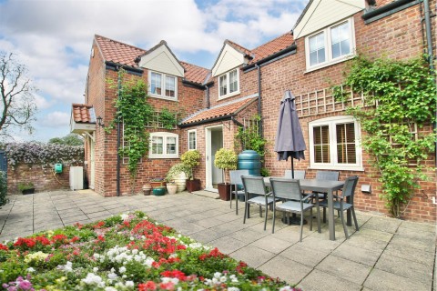 Click the photo for more details of Carlton Road, Bassingham