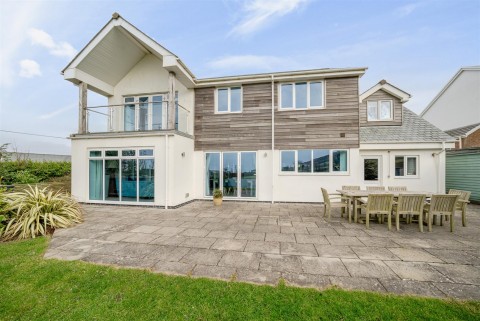 Click the photo for more details of Seascape, 10 Langs Field, Croyde