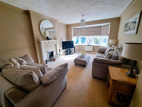 Click the photo for more details of Middle Greeve, Wootton, Northampton, NN4