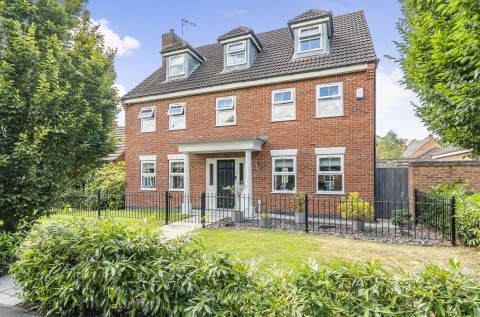 Click the photo for more details of Short Fishers Walk, Rugby, CV23