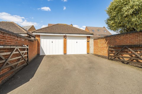 Click the photo for more details of Short Fishers Walk, Rugby, CV23