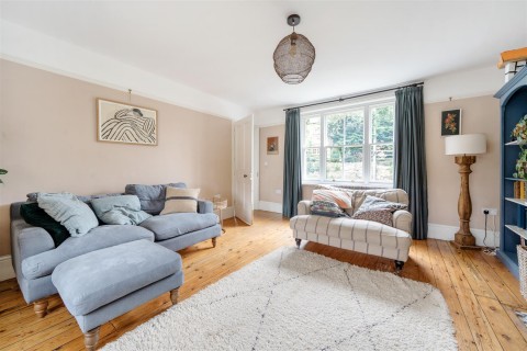 Click the photo for more details of High Street, Culworth, OX17