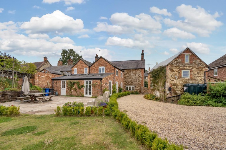 Images for High Street, Culworth, OX17
