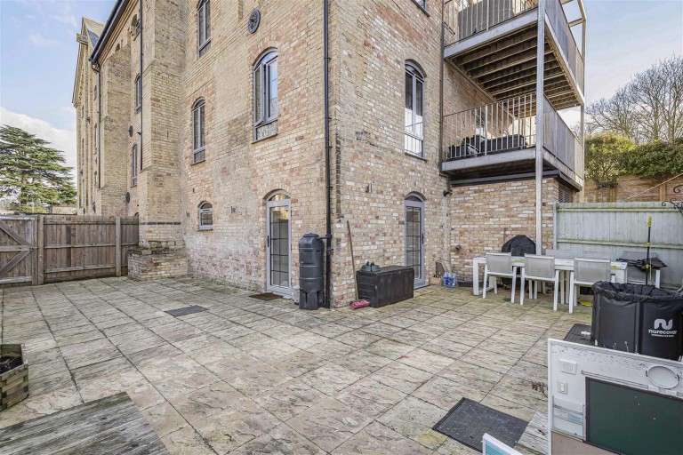 Images for Brewers Lane, Newmarket
