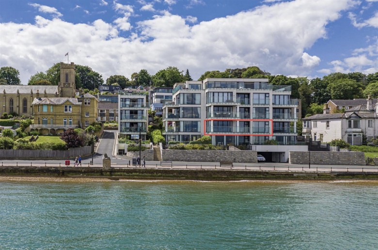 Click the photo for more details of Cowes, Isle of Wight