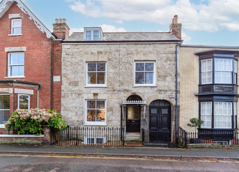 Click the photo for more details of Cowes, Isle of Wight