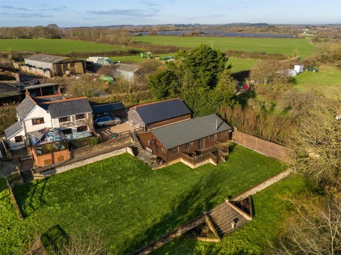 Click the photo for more details of Newbridge, Isle of Wight