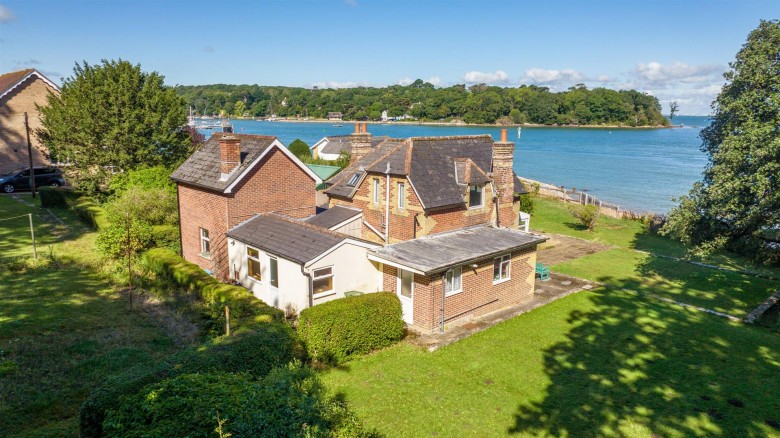 Click the photo for more details of Fishbourne, Isle of Wight