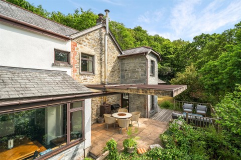 Click the photo for more details of Tresarrett, Bodmin