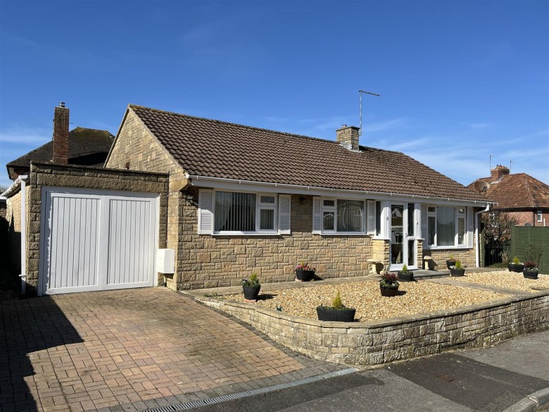 Click the photo for more details of Orchard Way, Misterton, Crewkerne, Somerset.