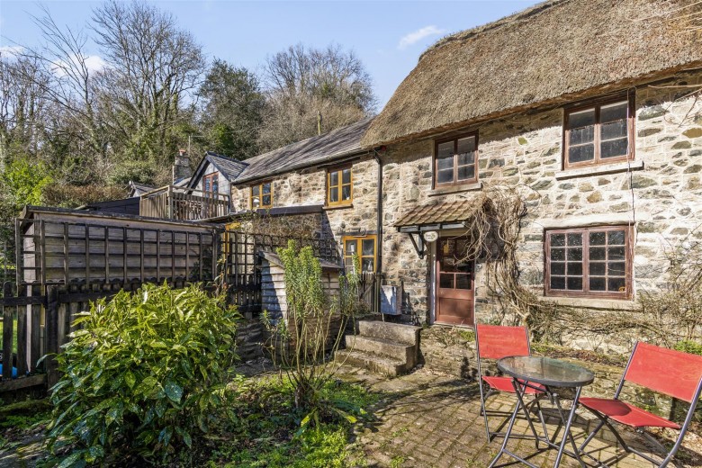 Click the photo for more details of Tuckenhay, Totnes