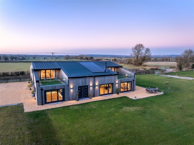 Click the photo for more details of Sunnycroft Barn, Cowleaze Lane, Edington, Westbury