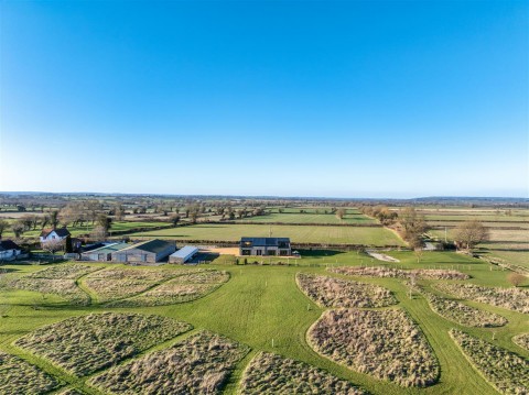 Click the photo for more details of Sunnycroft Barn, Cowleaze Lane, Edington, Westbury