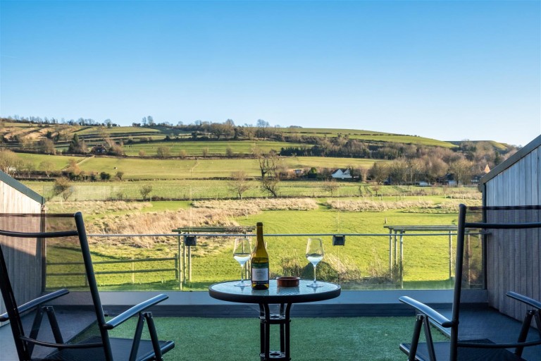 Images for Sunnycroft Barn, Cowleaze Lane, Edington, Westbury