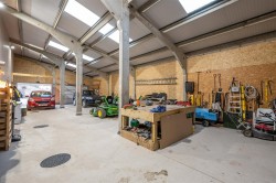 Images for Sunnycroft Barn, Cowleaze Lane, Edington, Westbury