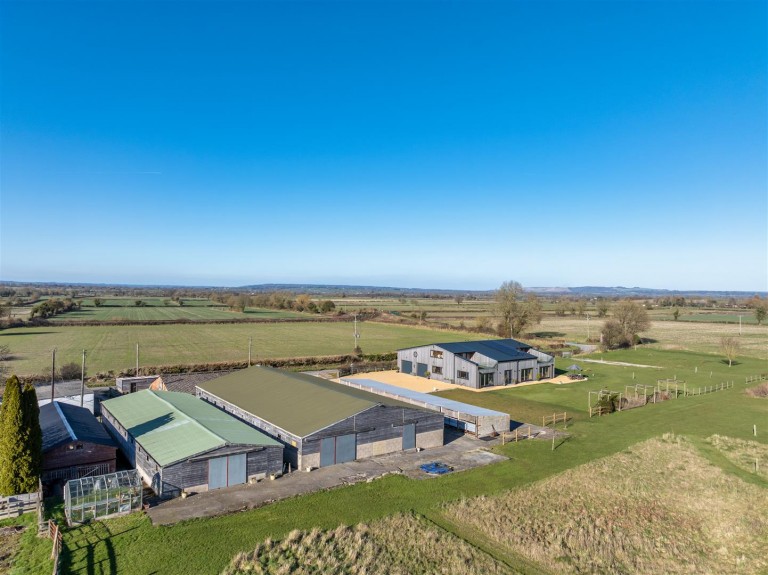 Images for Sunnycroft Barn, Cowleaze Lane, Edington, Westbury