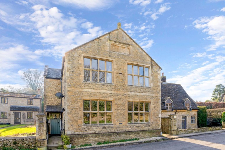 Click the photo for more details of Finstock, Oxfordshire