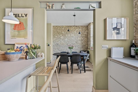 Click the photo for more details of Finstock, Oxfordshire