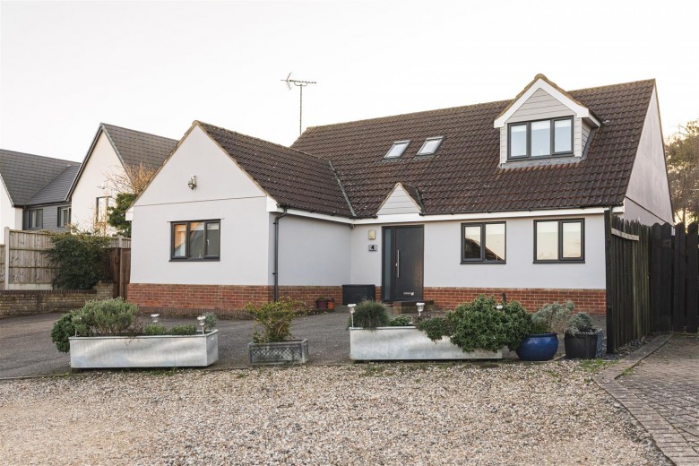 Click the photo for more details of The Spinney, Newport, Saffron Walden